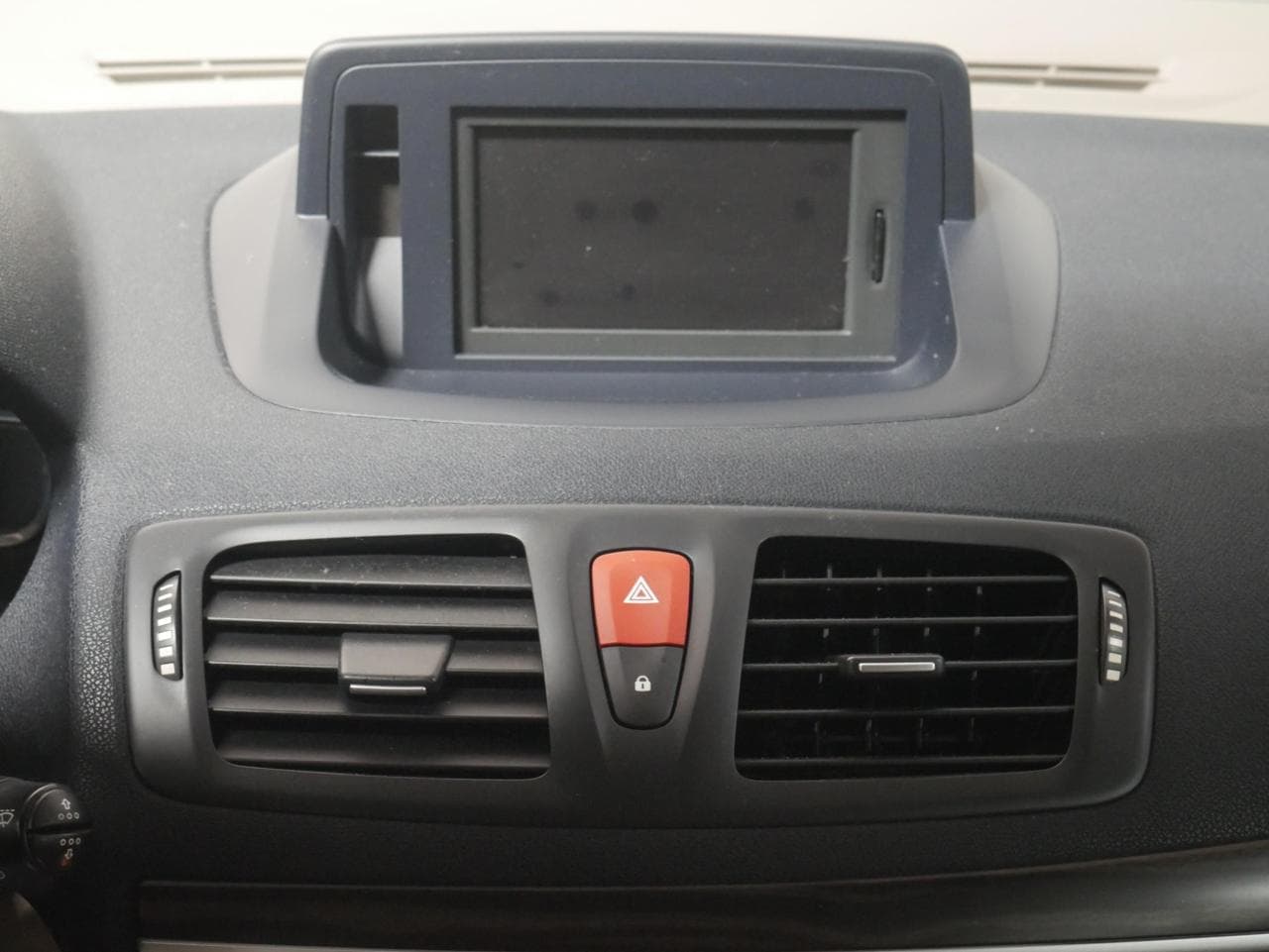 2010 Renault MEGANE - 24