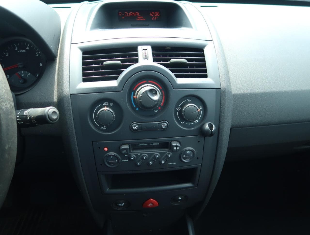 2004 Renault MEGANE - 18