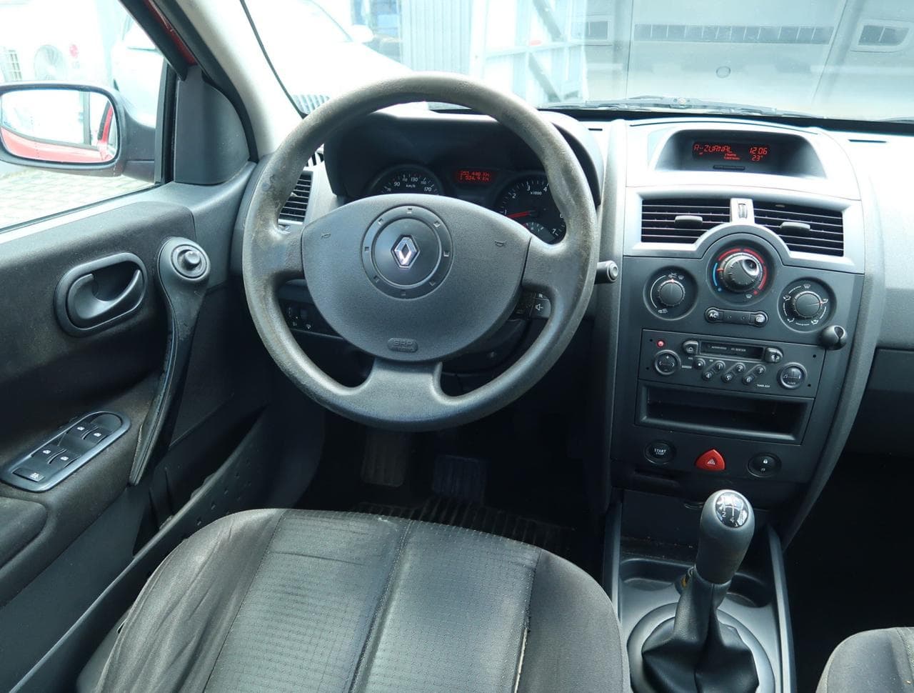 2004 Renault MEGANE - 9
