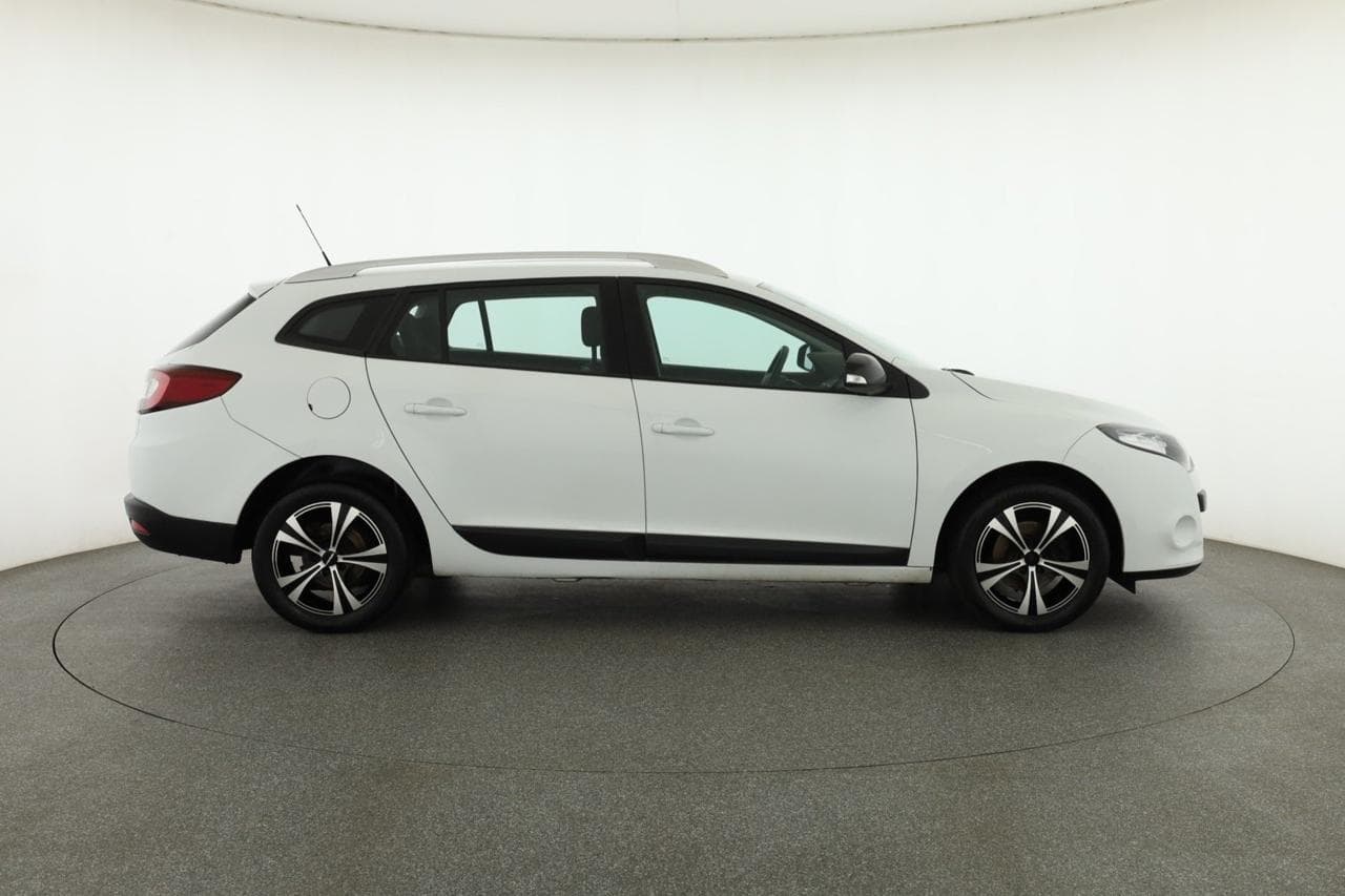 2011 Renault MEGANE - 8
