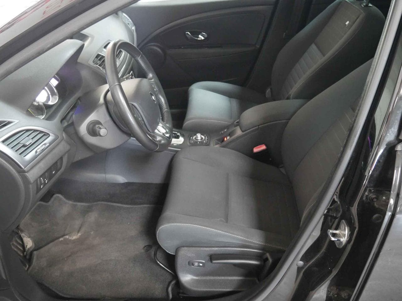 2015 Renault MEGANE - 16