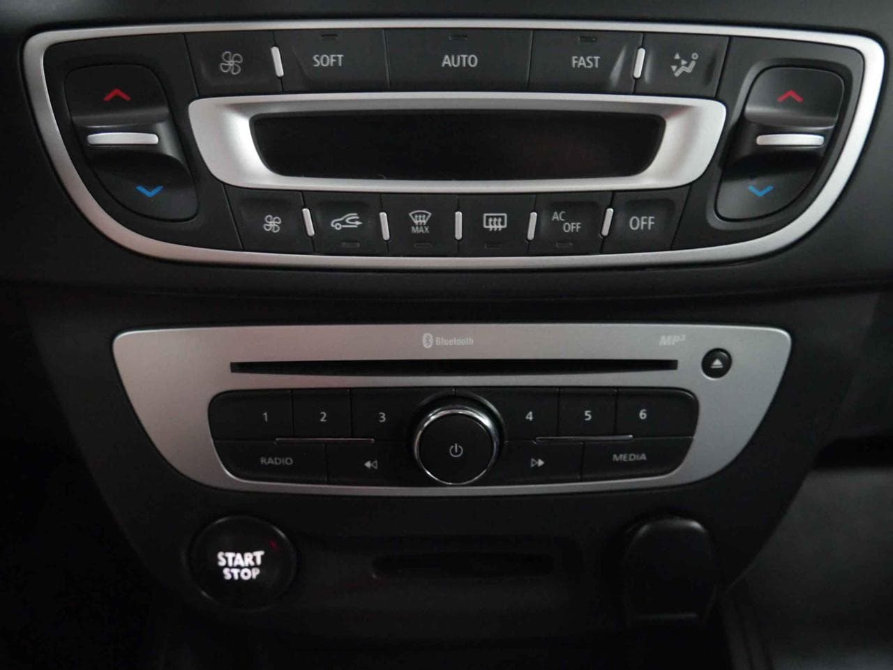 2015 Renault MEGANE - 32