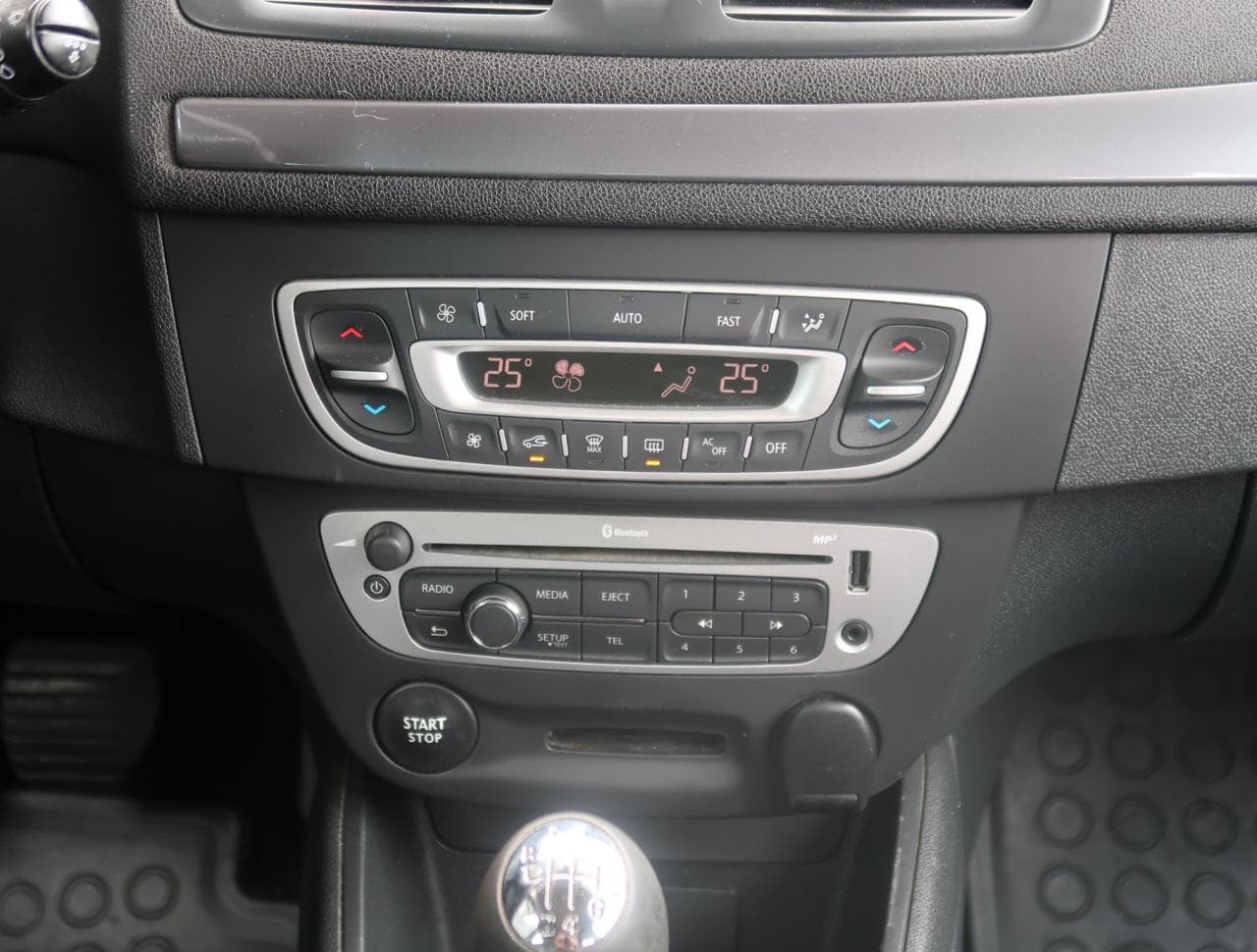 2015 Renault MEGANE - 27