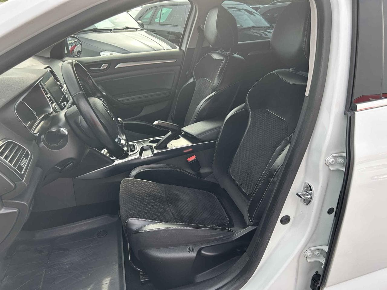 2017 Renault MEGANE - 16