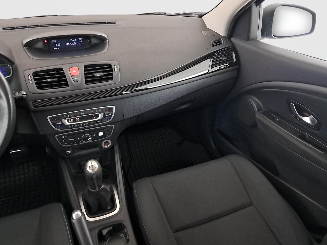 2011 Renault MEGANE - 11