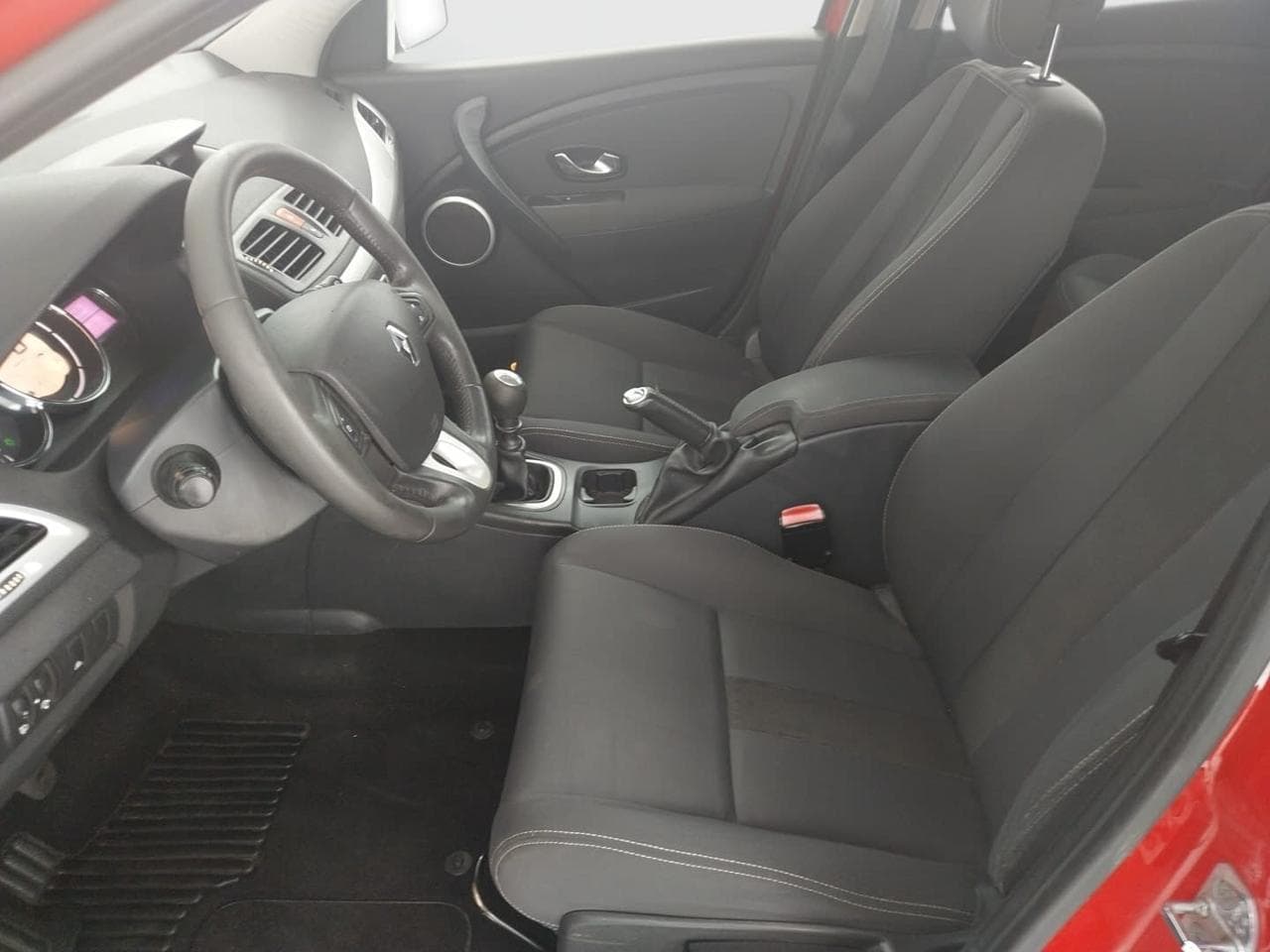 2010 Renault MEGANE - 16