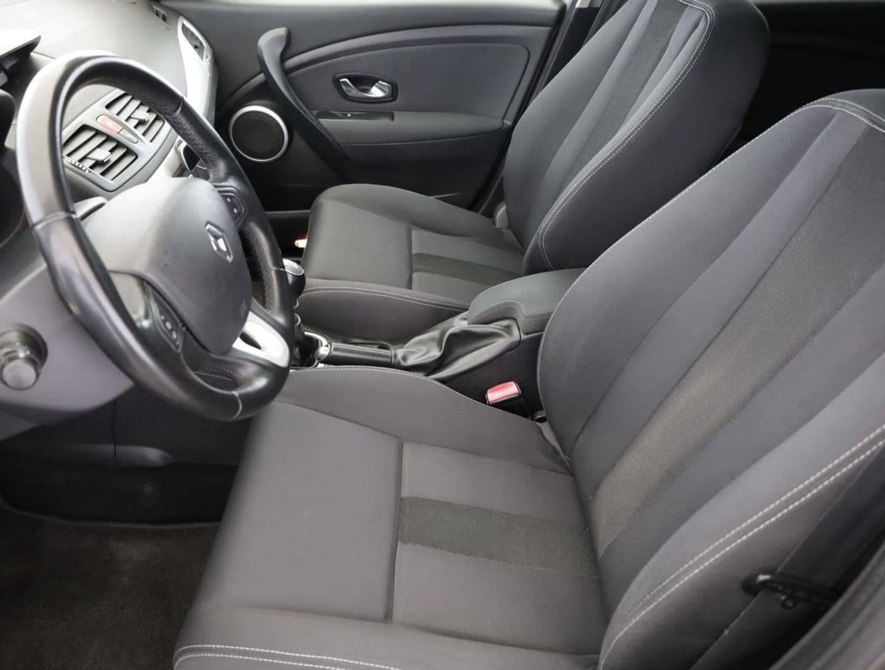 2010 Renault MEGANE - 13