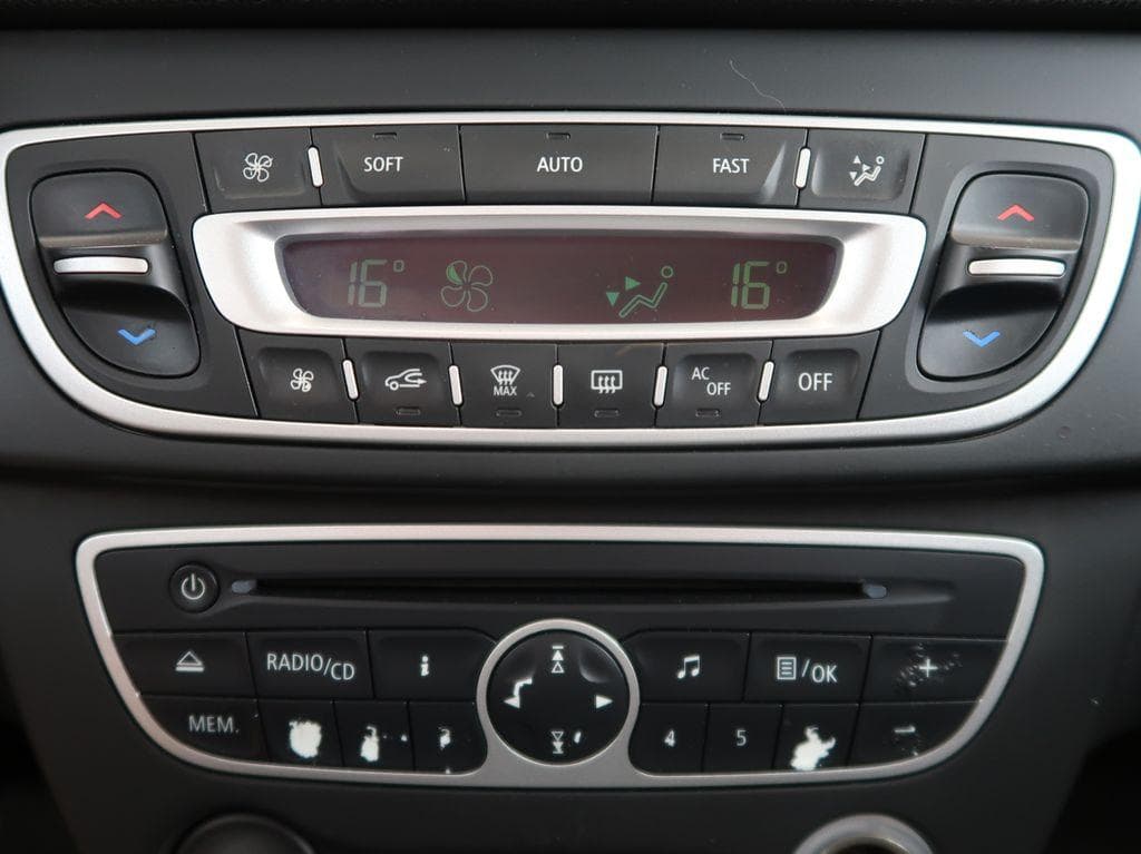 2010 Renault MEGANE - 20
