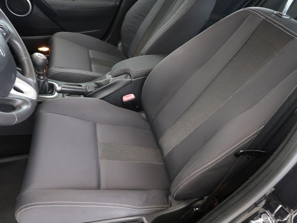 2010 Renault MEGANE - 9