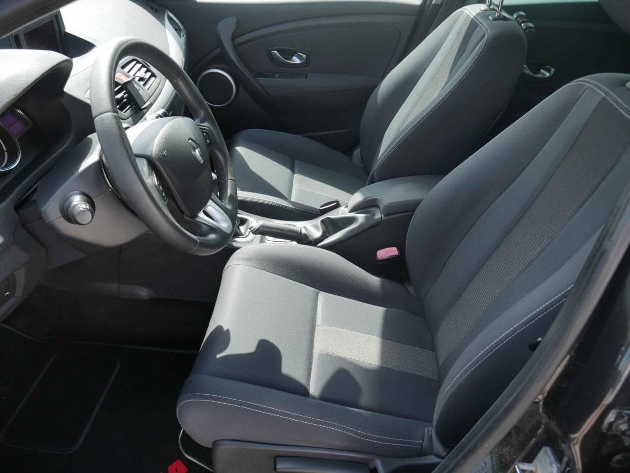 2010 Renault MEGANE - 9