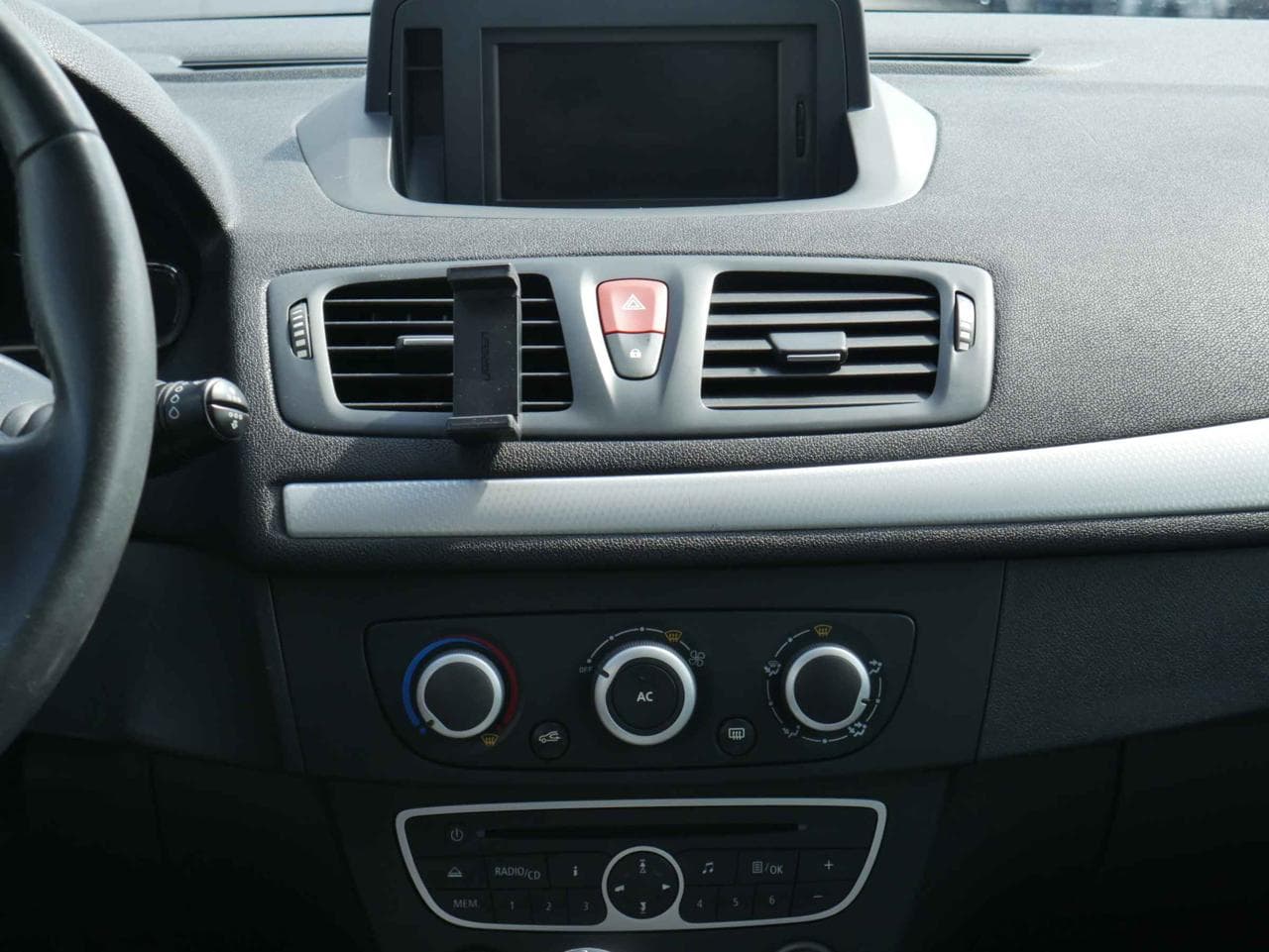 2010 Renault MEGANE - 11