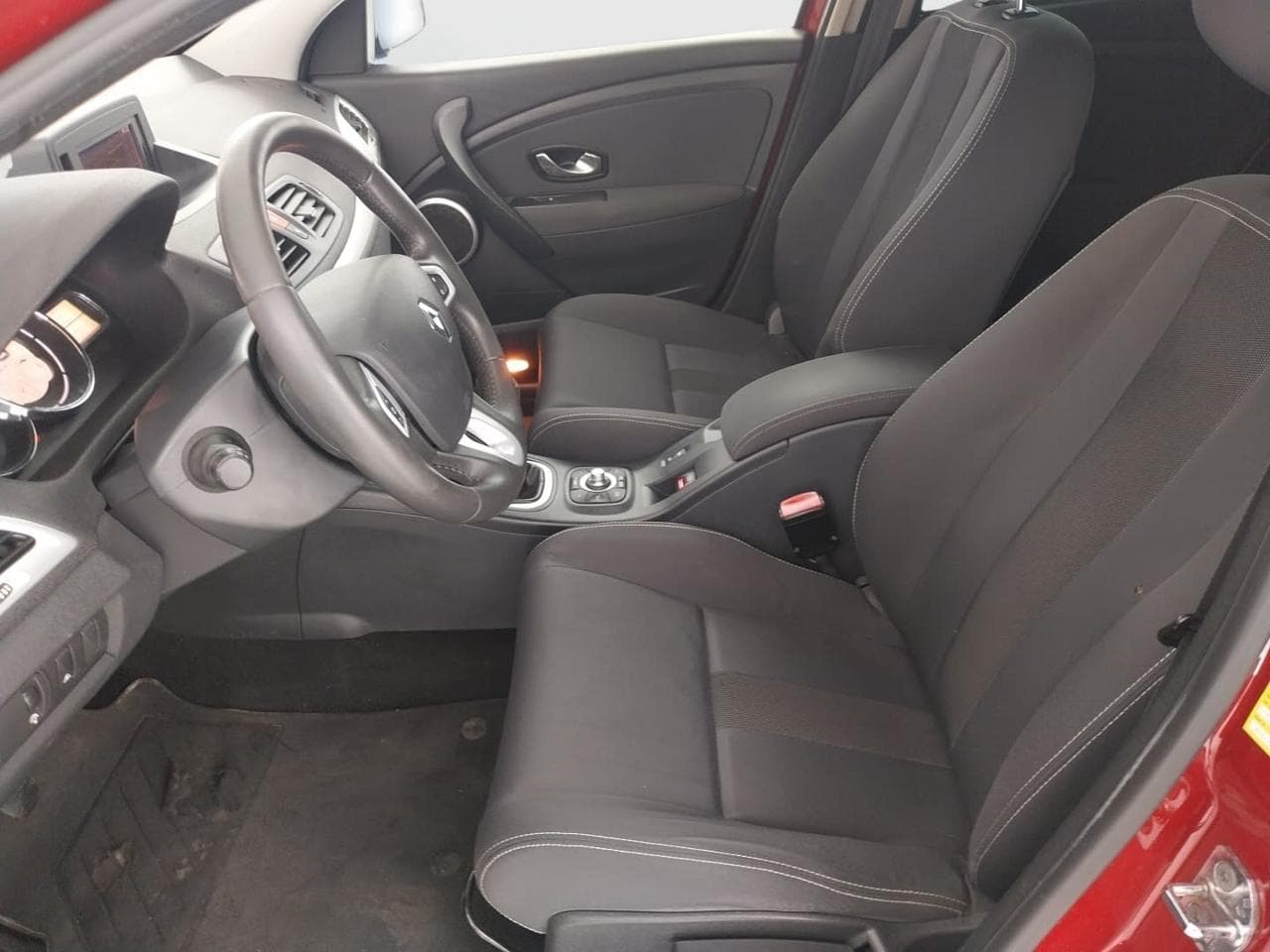 2012 Renault MEGANE - 16