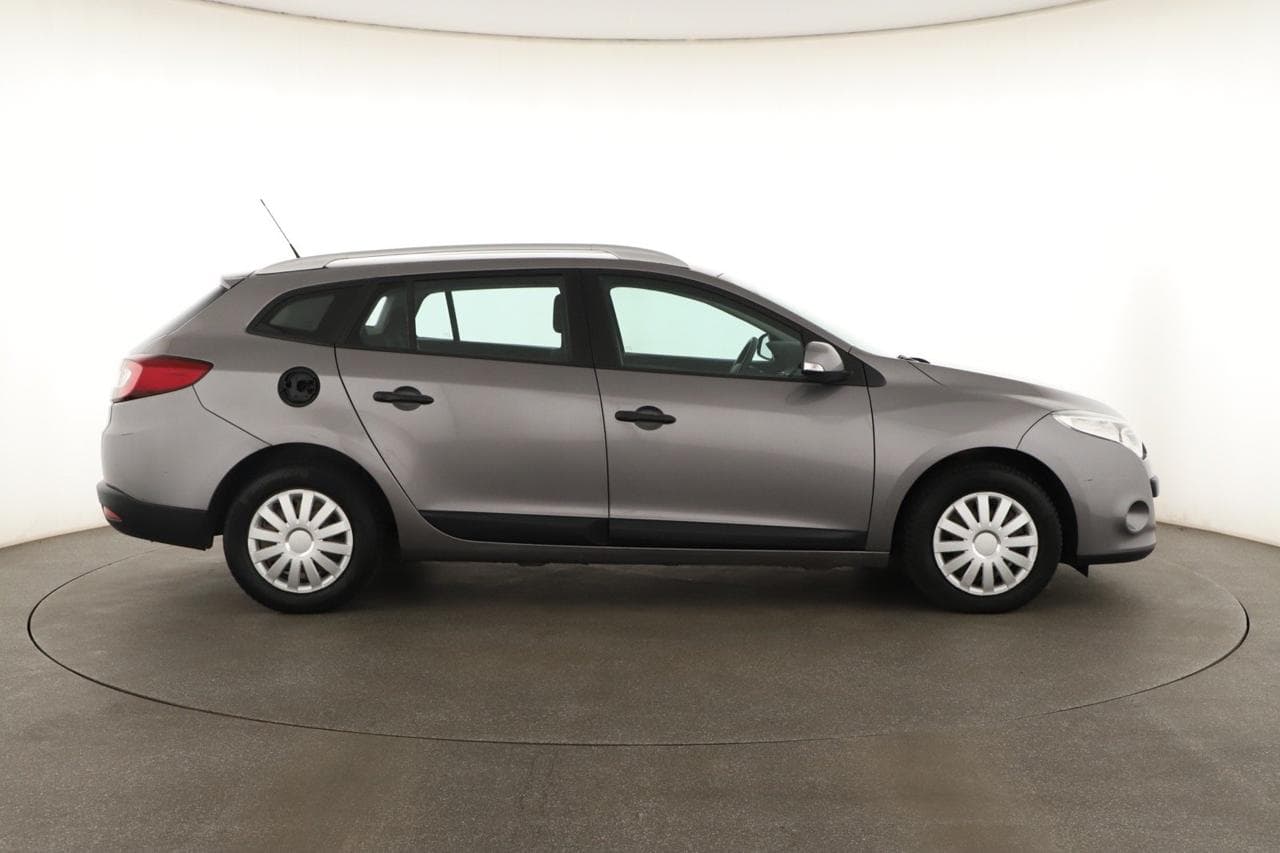 2011 Renault MEGANE - 8