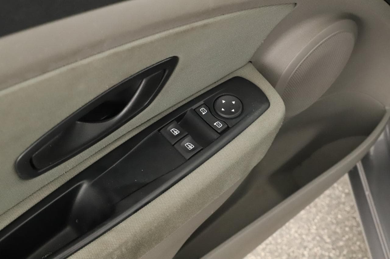 2011 Renault MEGANE - 14