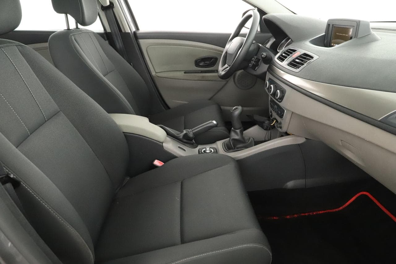 2011 Renault MEGANE - 10