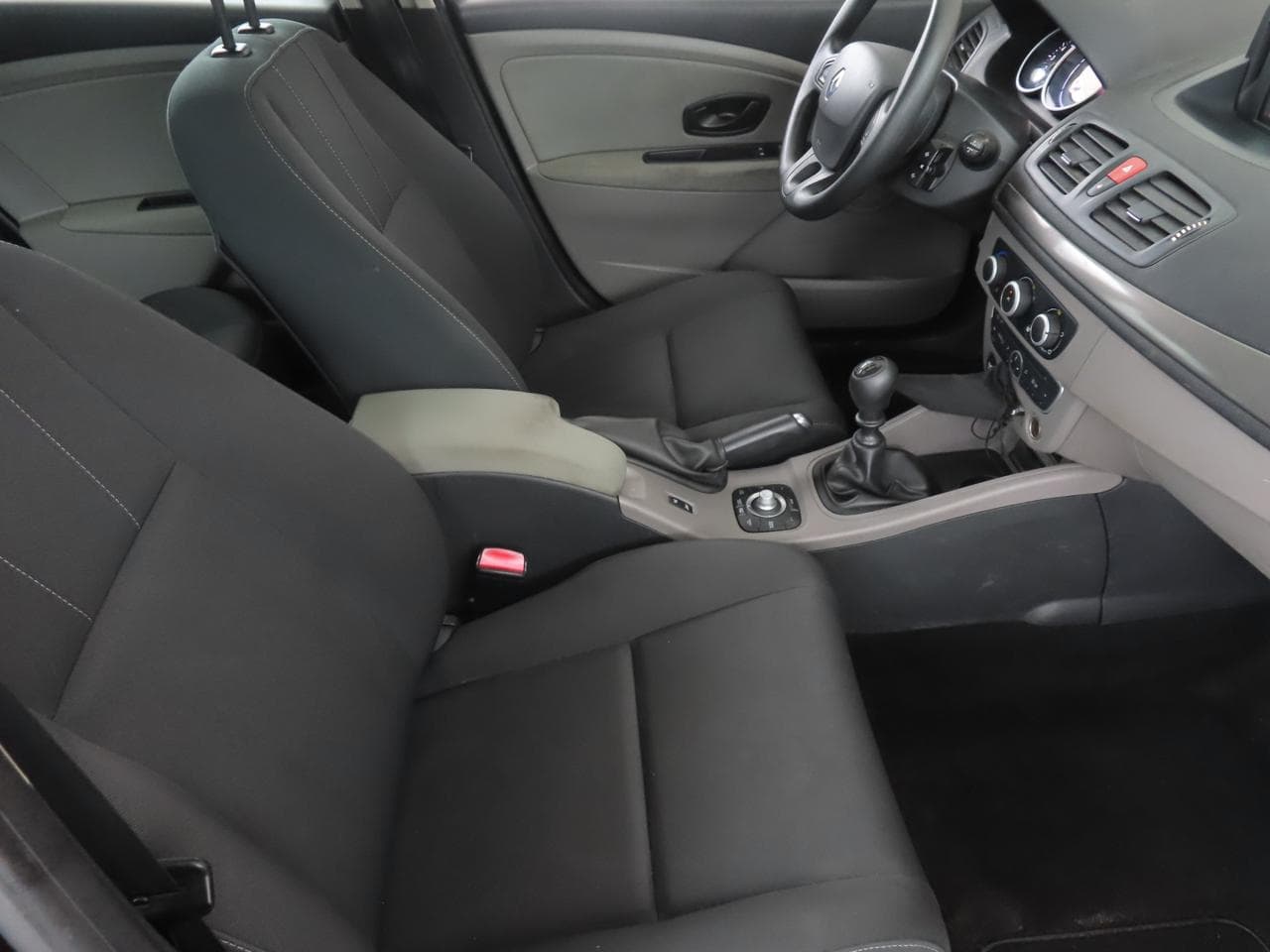 2012 Renault MEGANE - 12