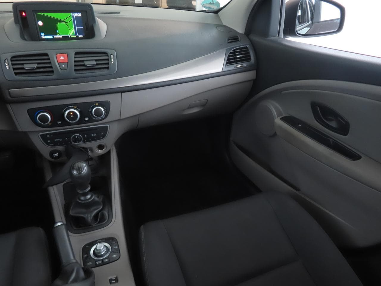 2012 Renault MEGANE - 11