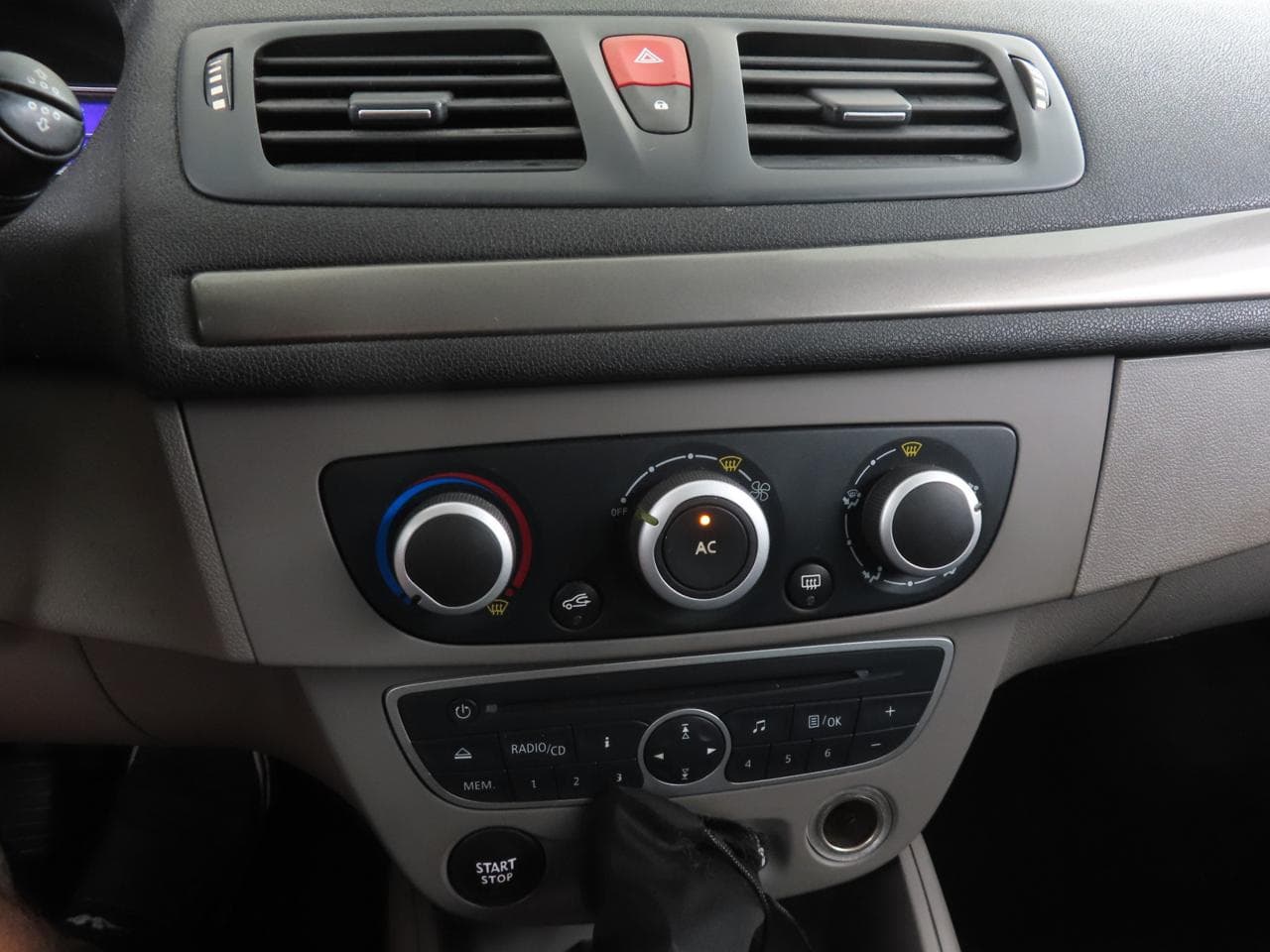 2012 Renault MEGANE - 18