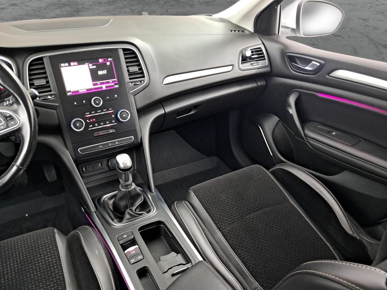 2018 Renault MEGANE - 11