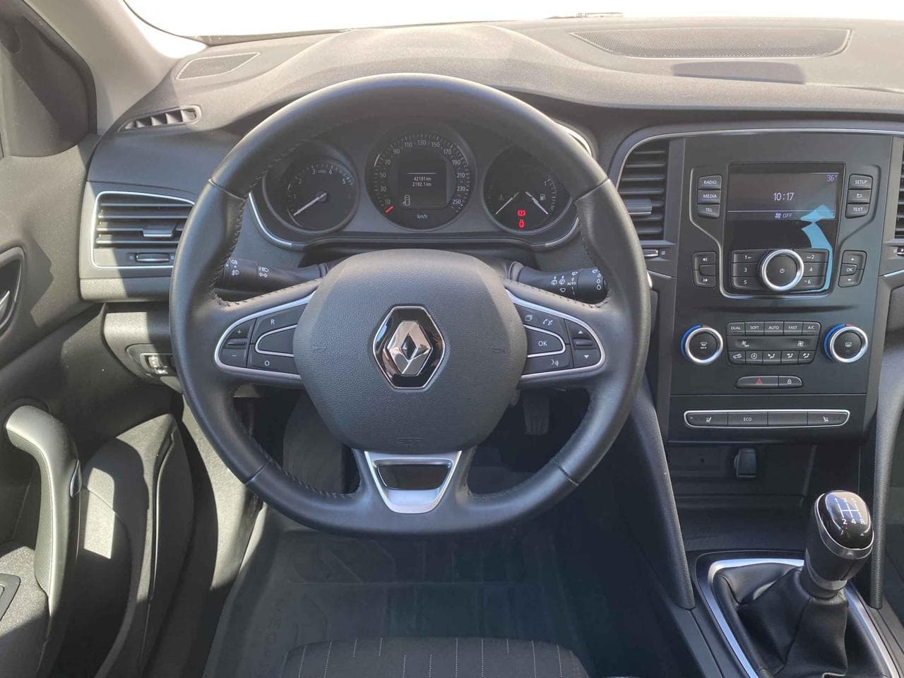 2018 Renault MEGANE - 11