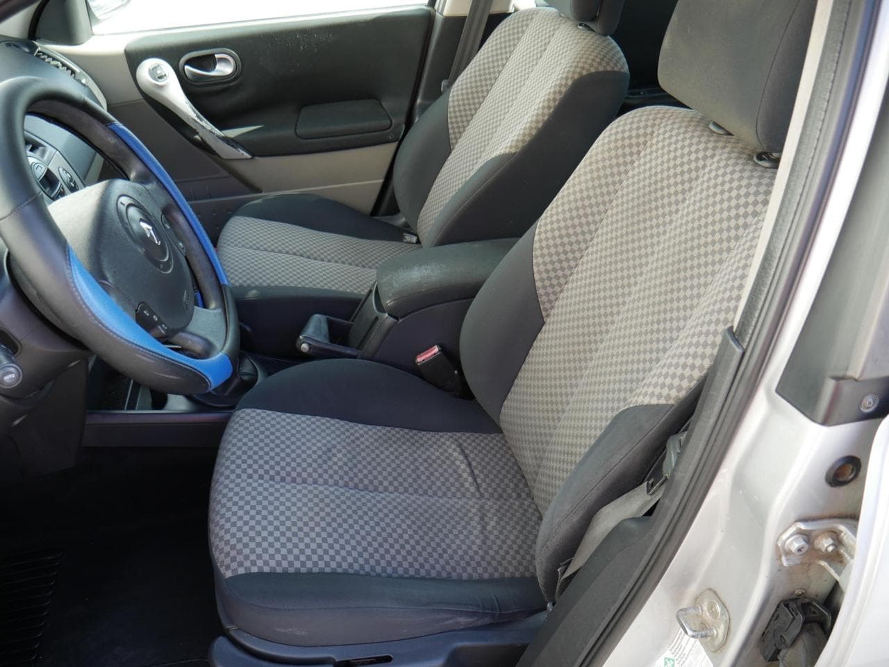 2005 Renault MEGANE - 9