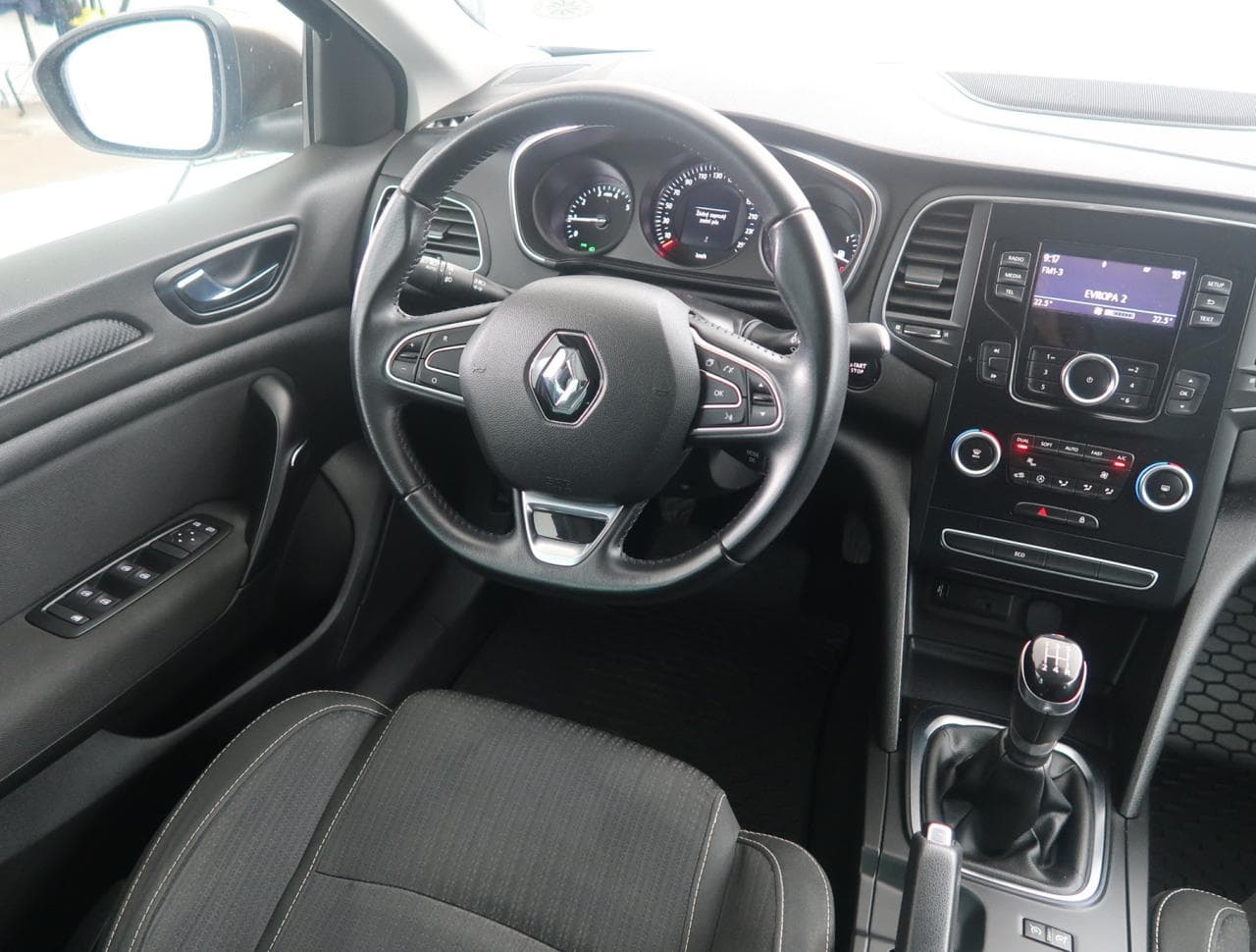 2017 Renault MEGANE - 16