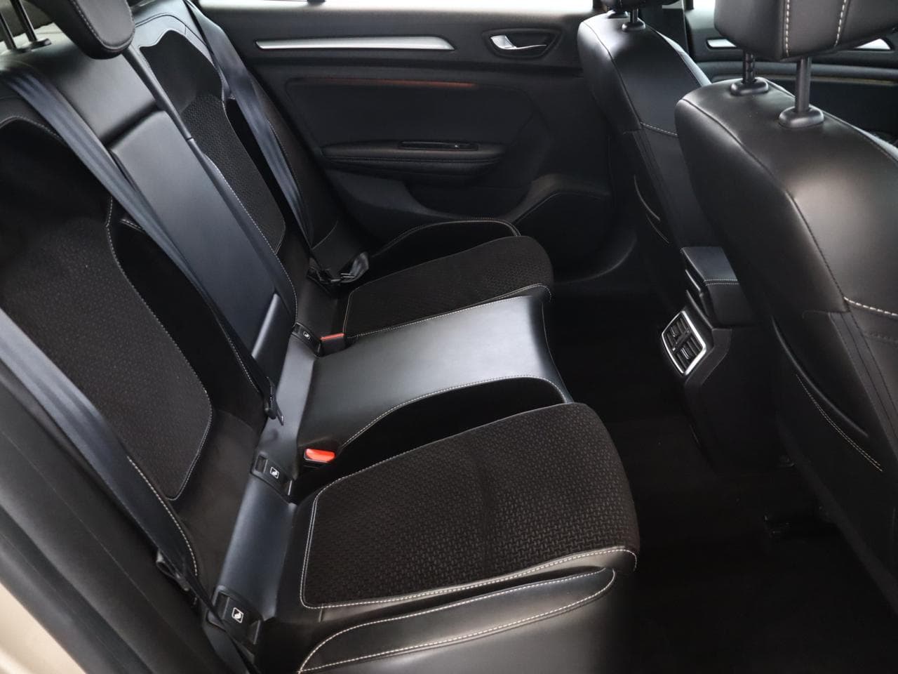 2018 Renault MEGANE - 11