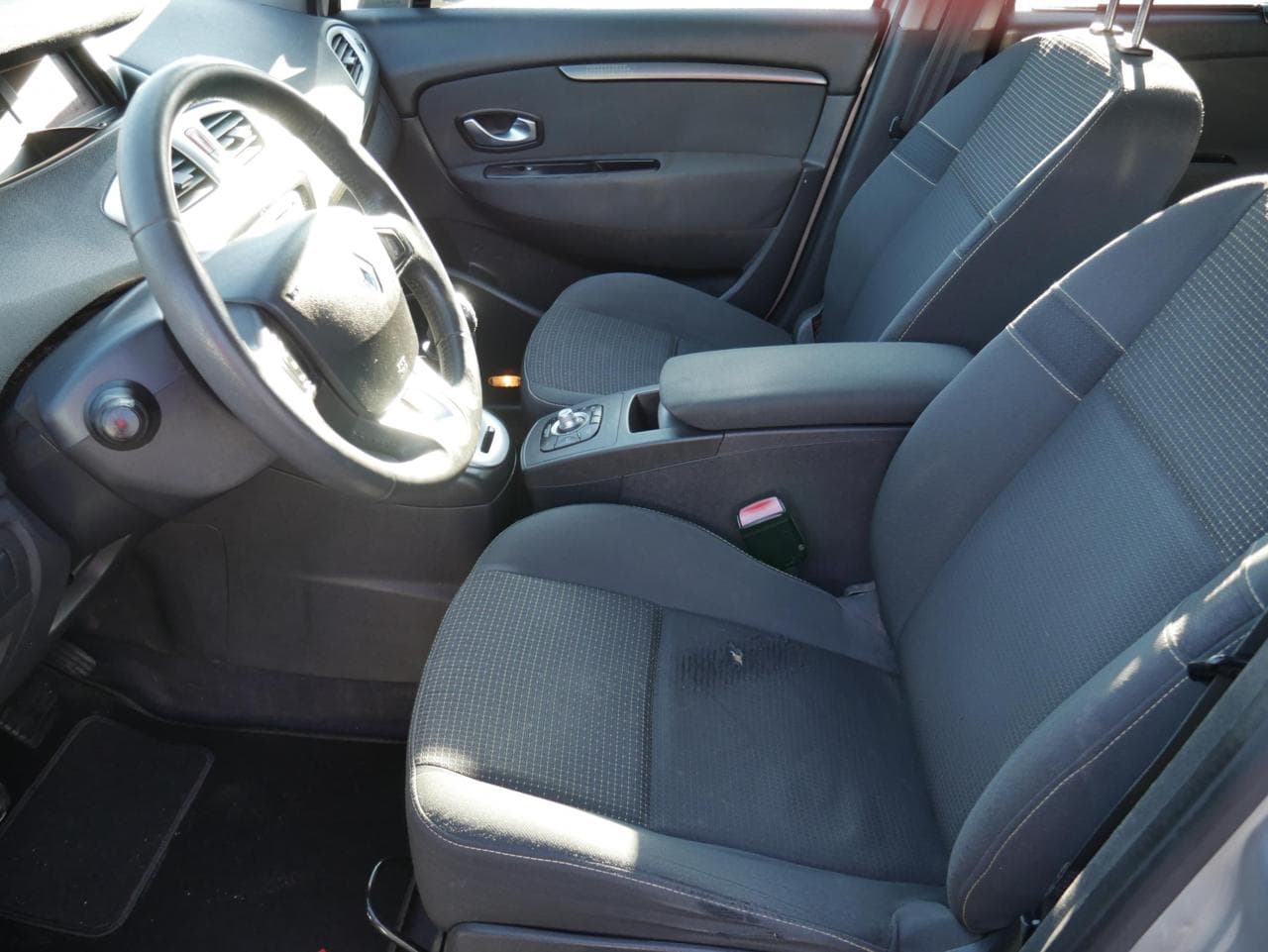2009 Renault Scenic - 9