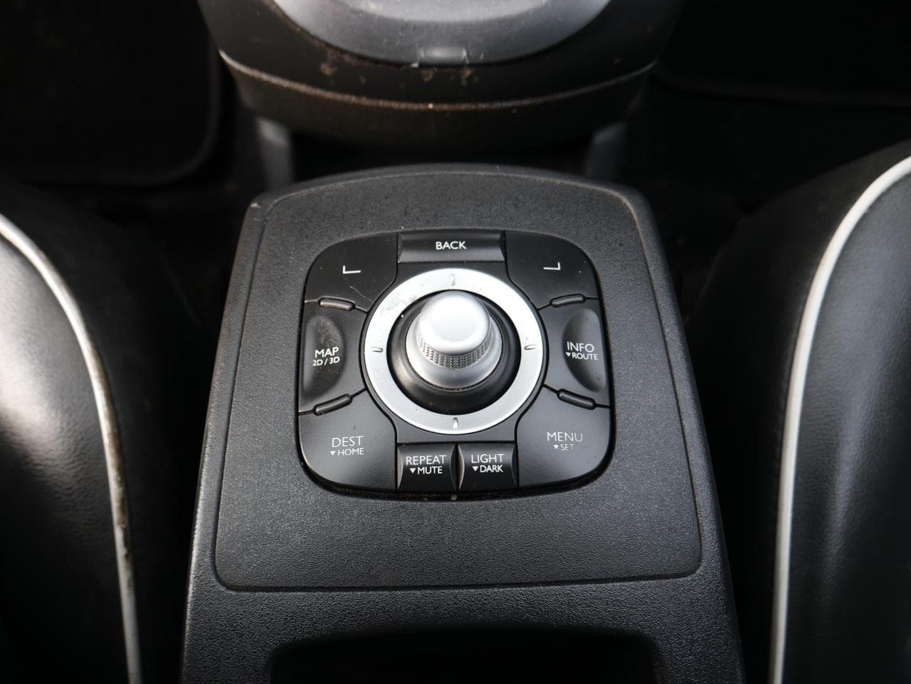 2012 Renault Scenic - 16