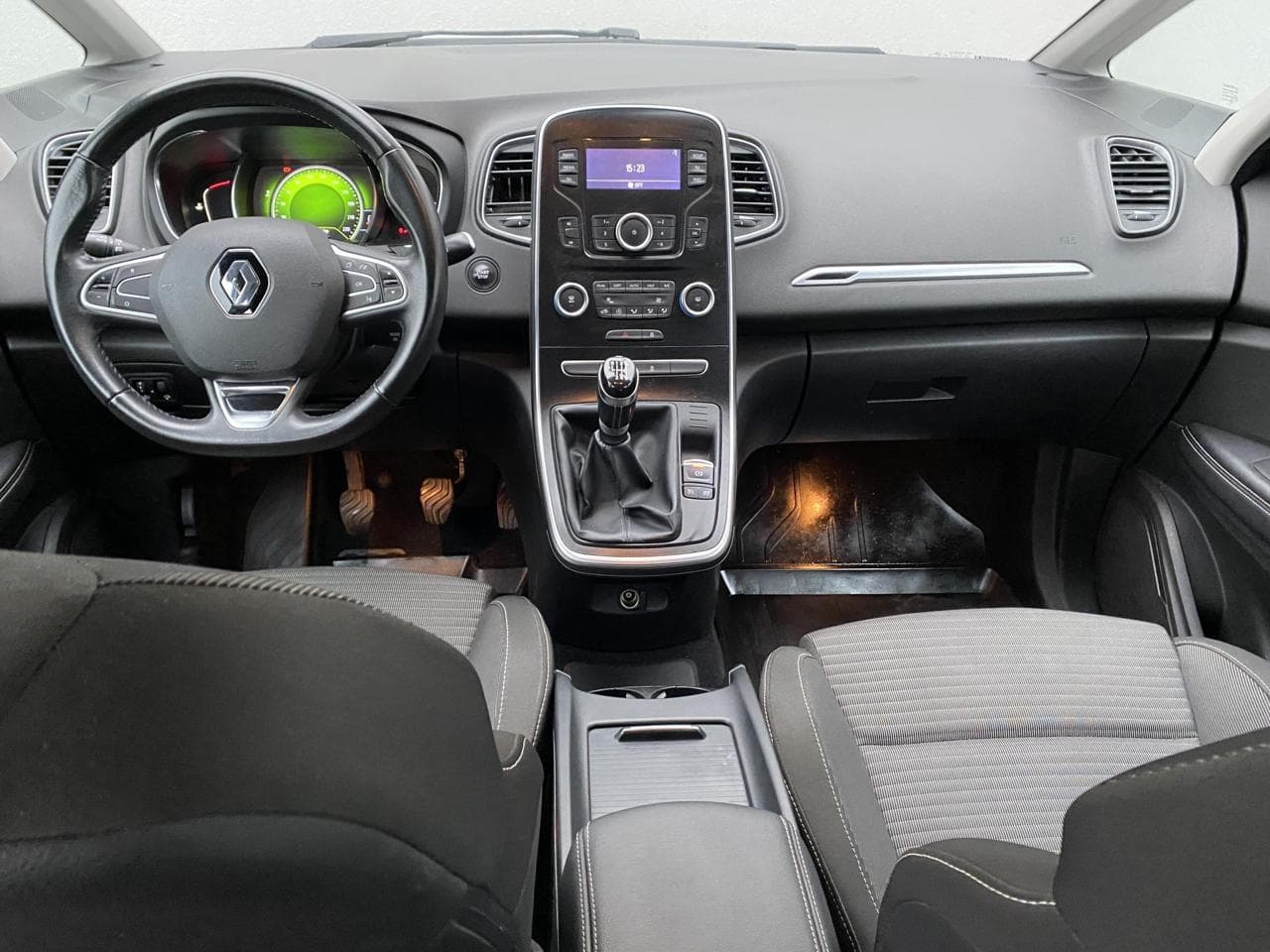 2017 Renault Scenic - 8