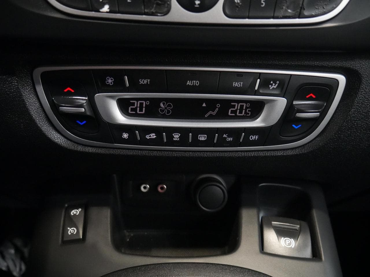 2010 Renault SCENIC - 18