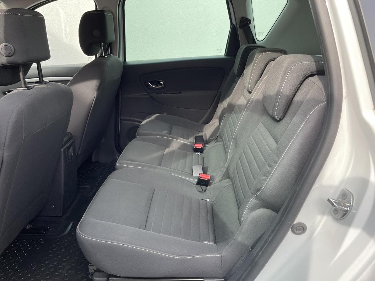 2016 Renault Scenic - 10