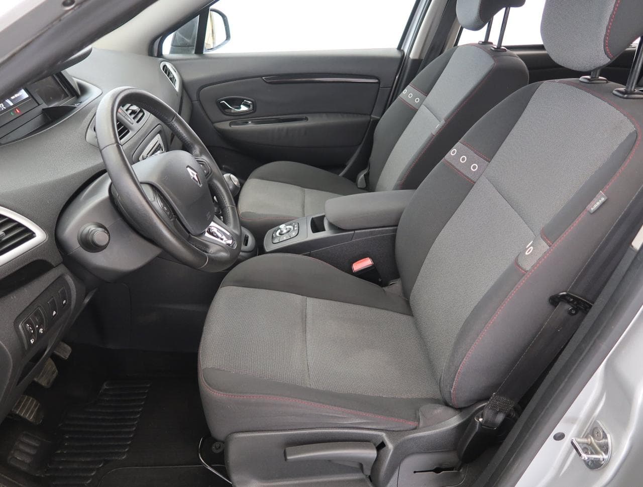 2013 Renault Scenic - 16