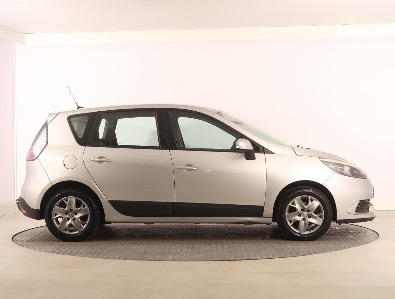 2013 Renault Scenic - 8