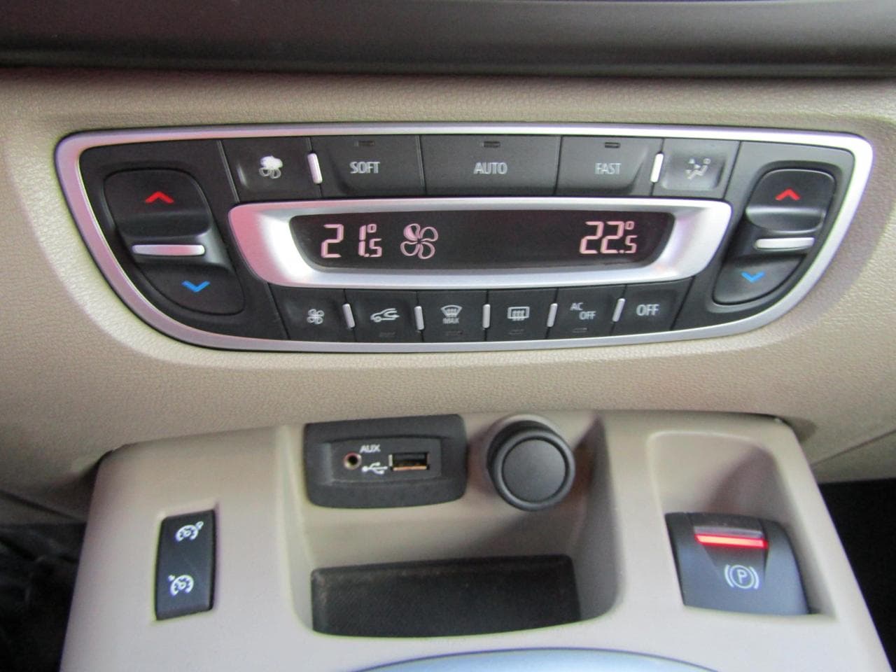 2010 Renault Scenic - 33