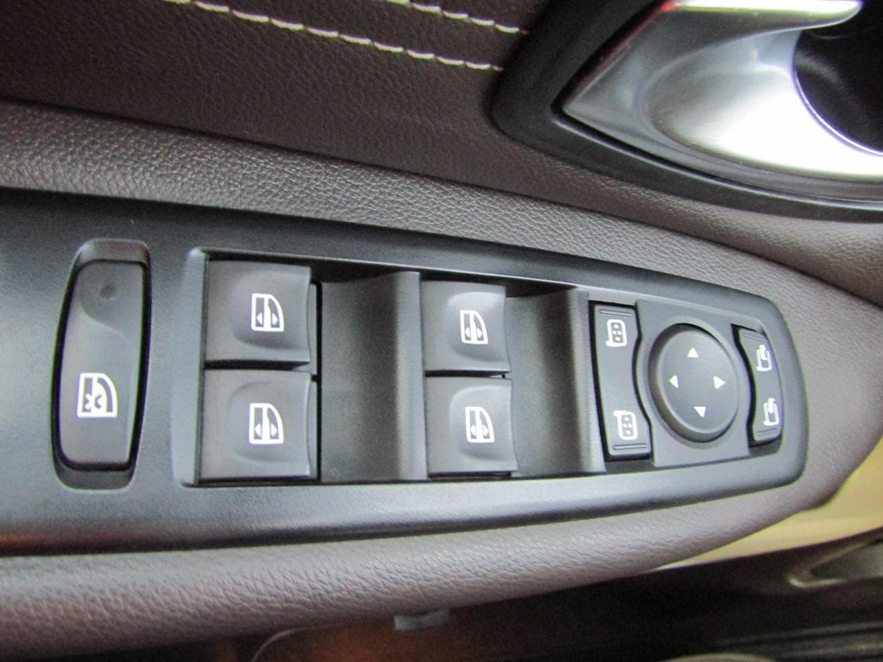 2010 Renault Scenic - 23