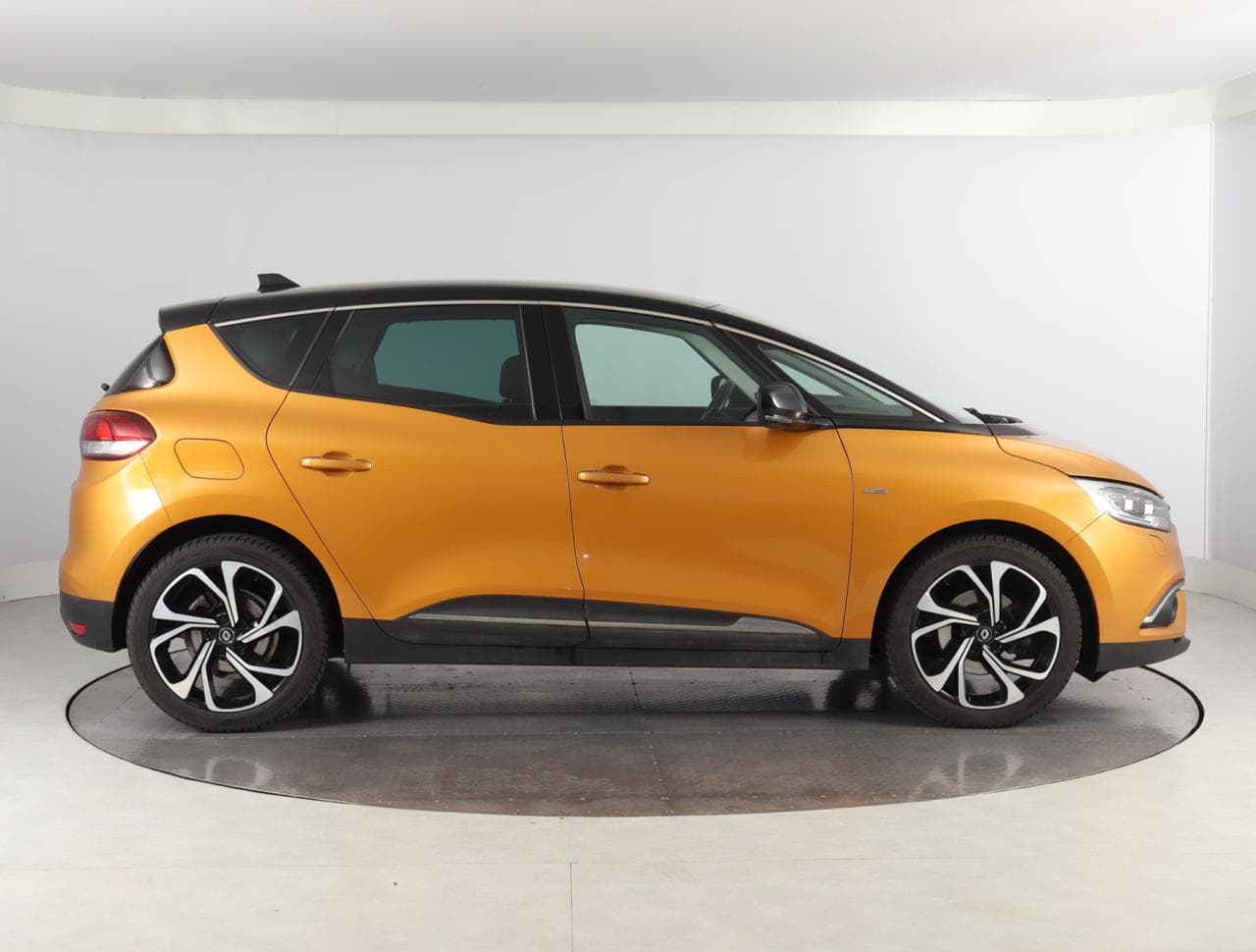 2017 Renault SCENIC - 8