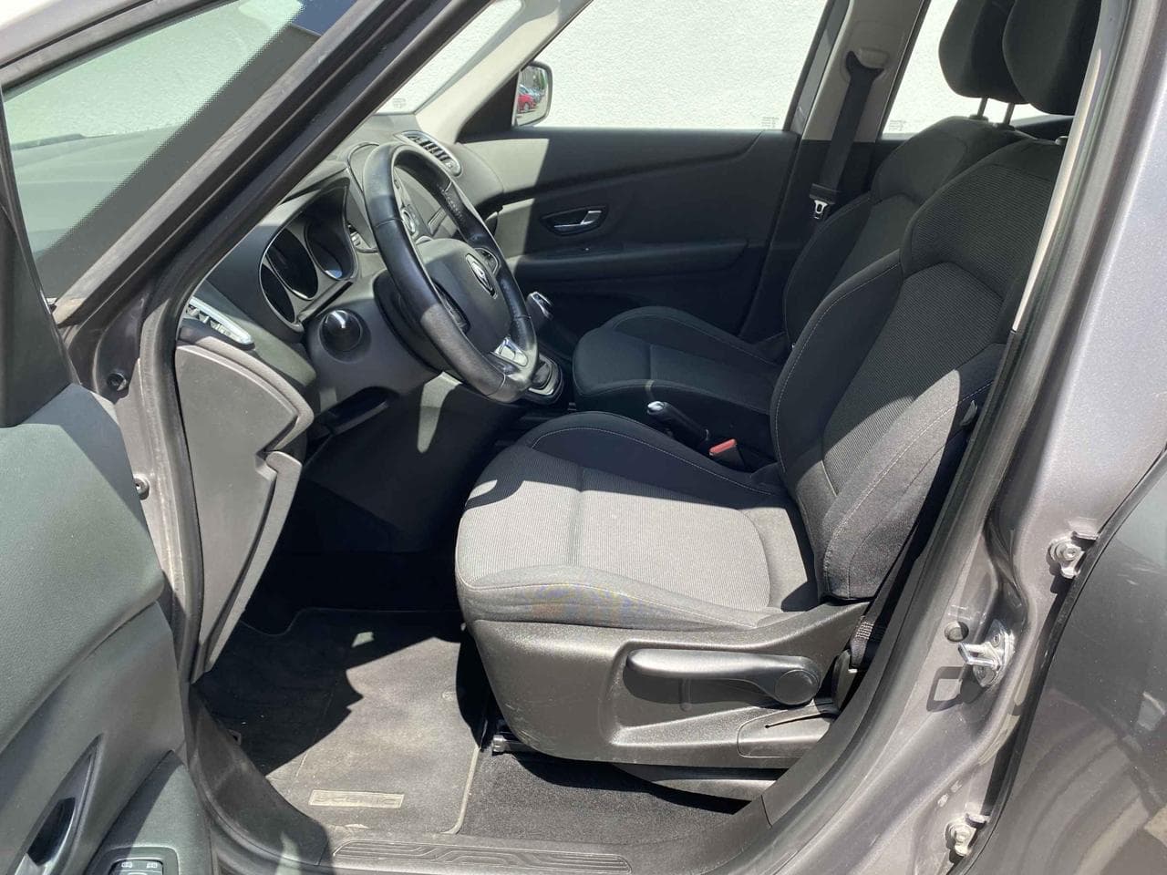 2017 Renault SCENIC - 9