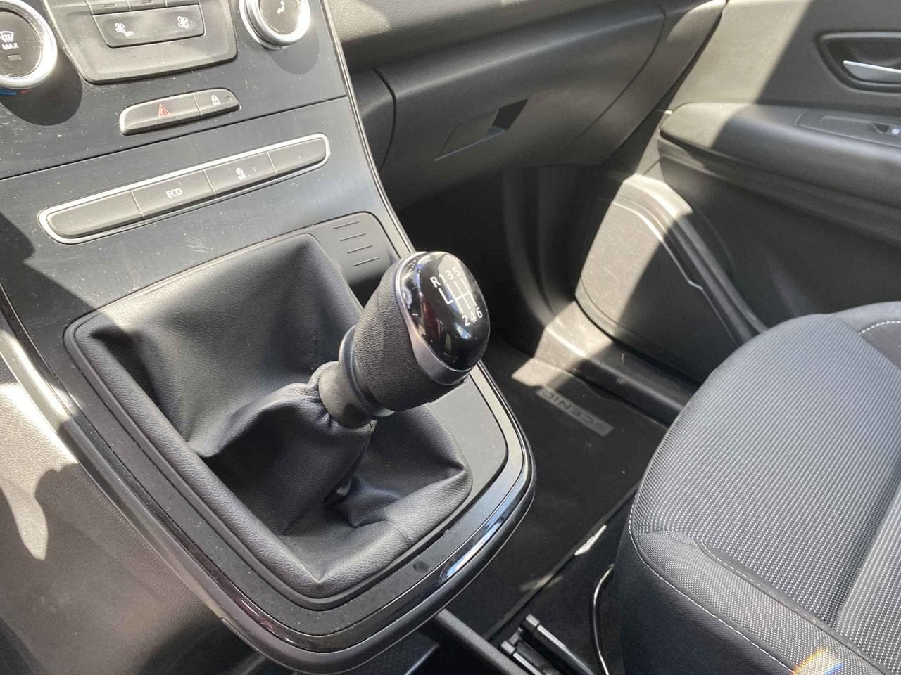 2017 Renault SCENIC - 14