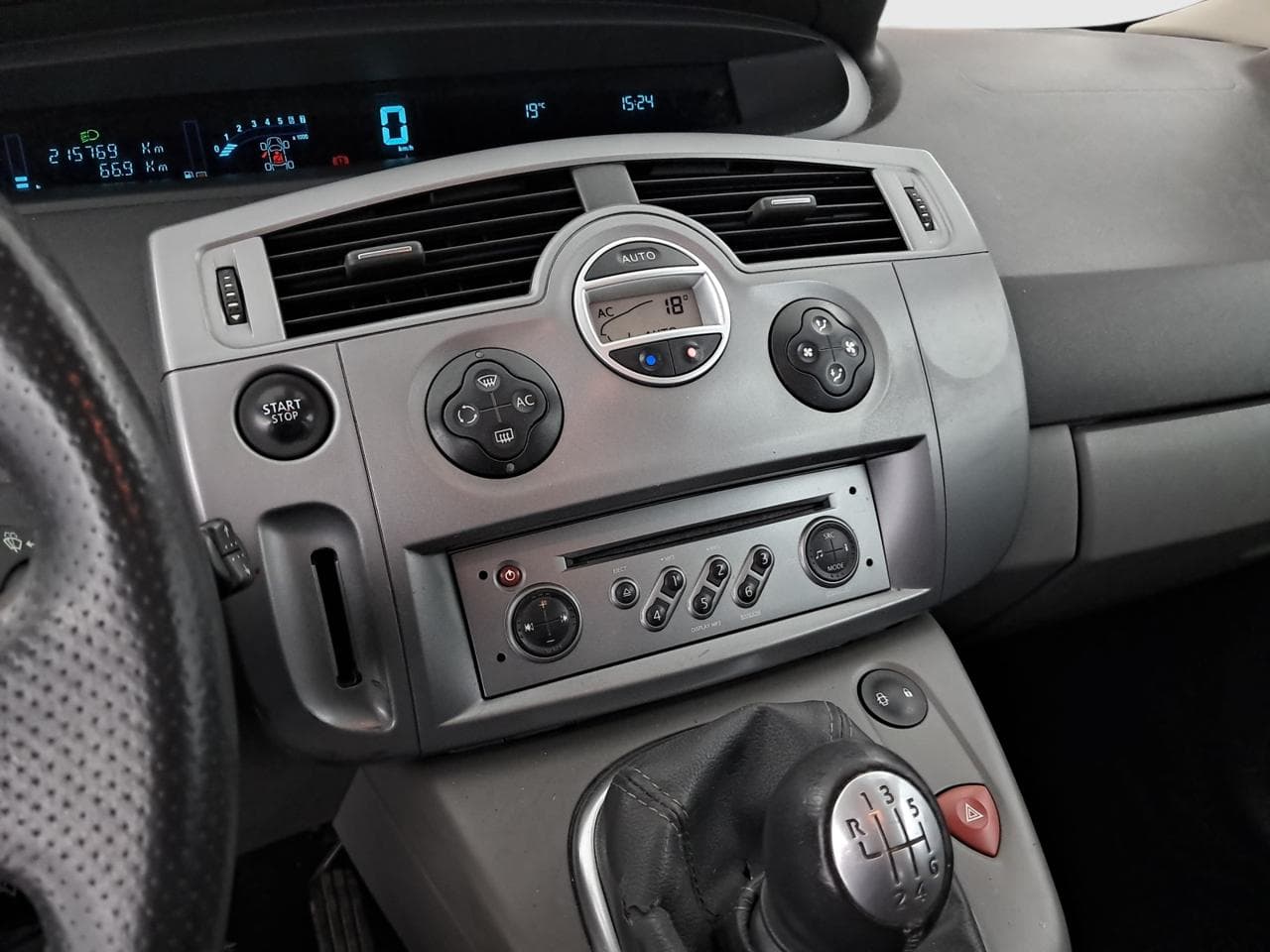 2008 Renault SCENIC - 33