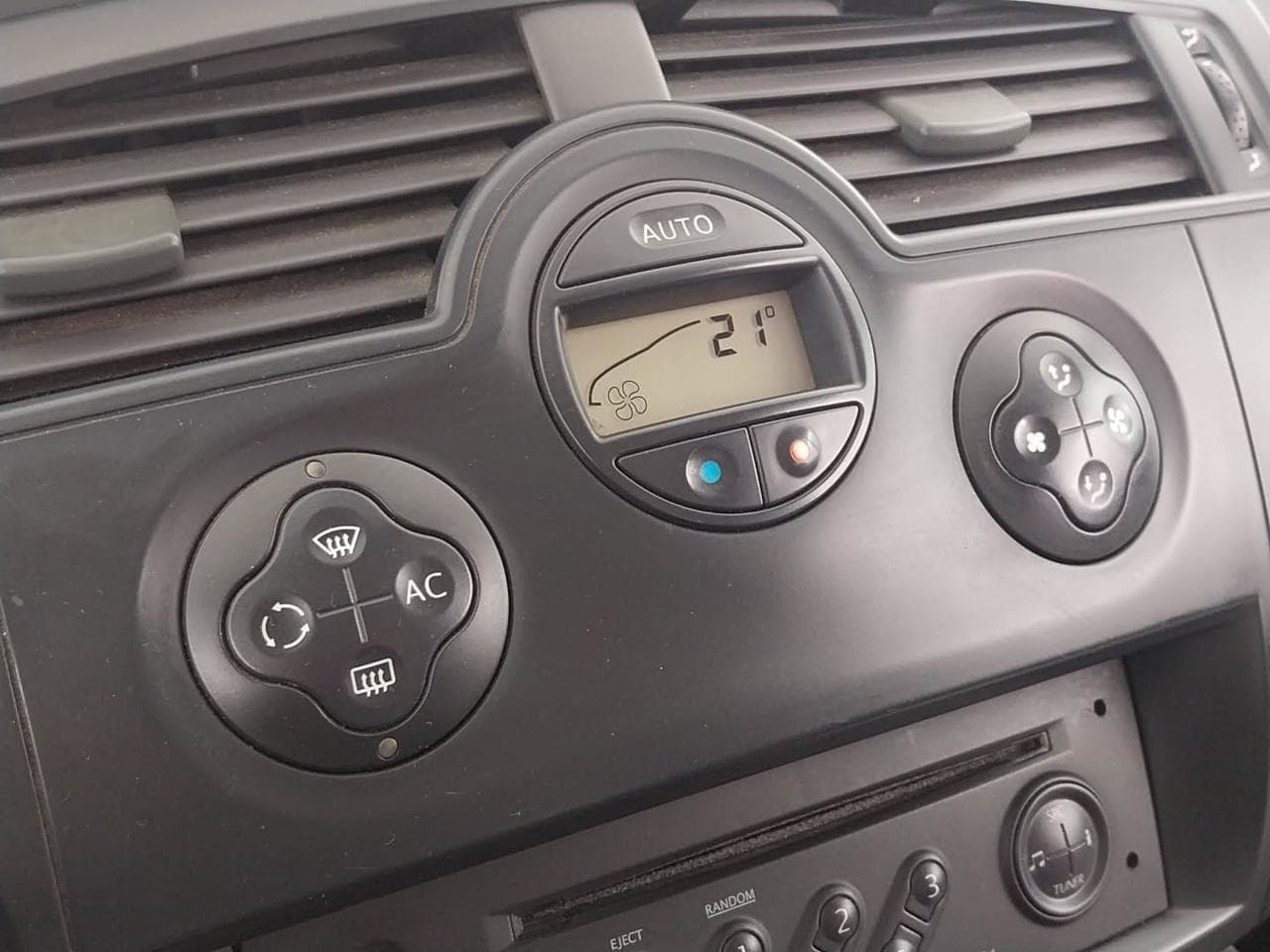 2004 Renault SCENIC - 19