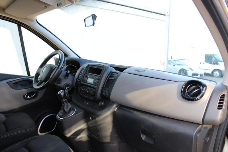 2015 Renault Trafic - 10