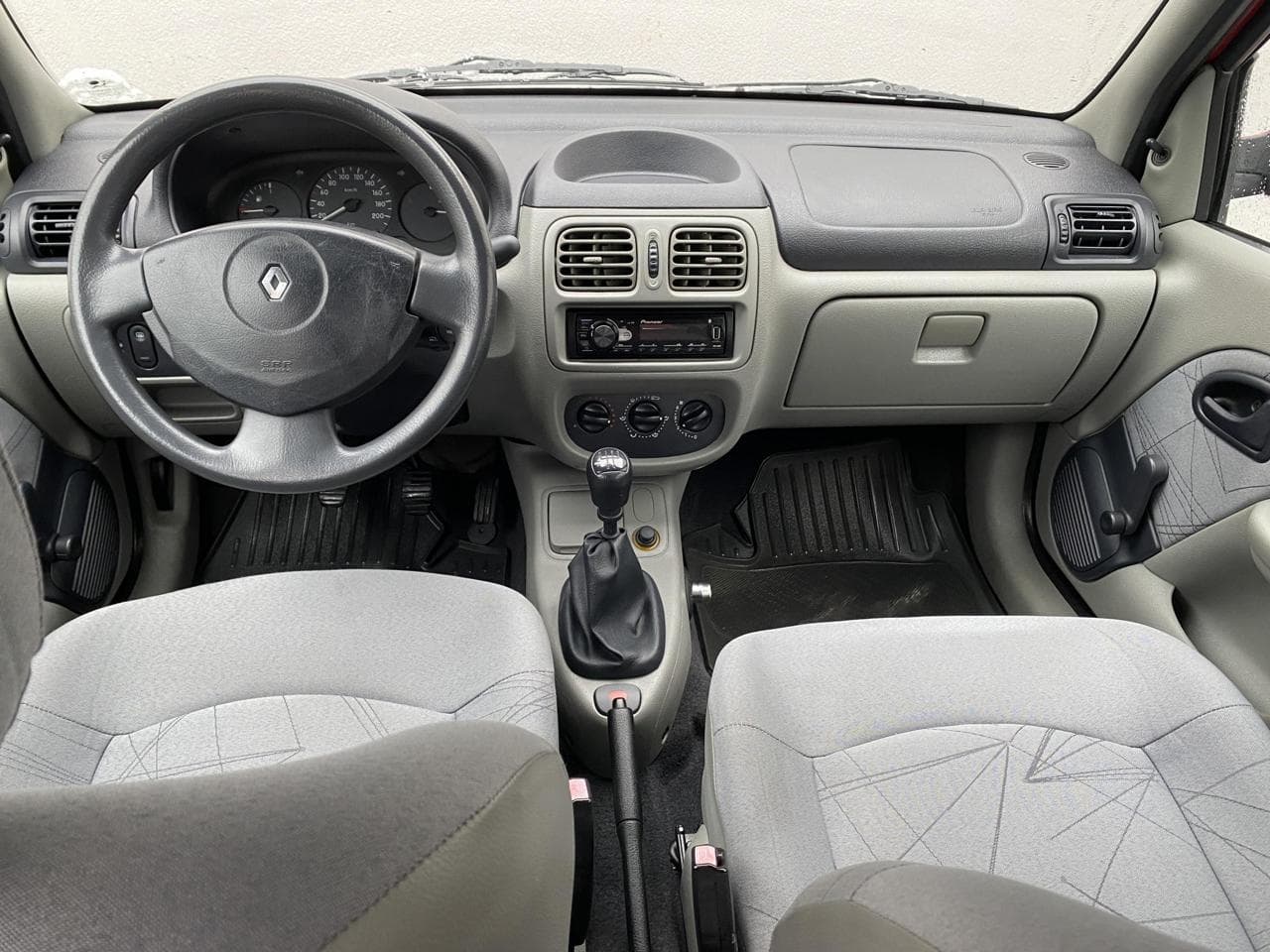 2004 Renault Thalia - 8