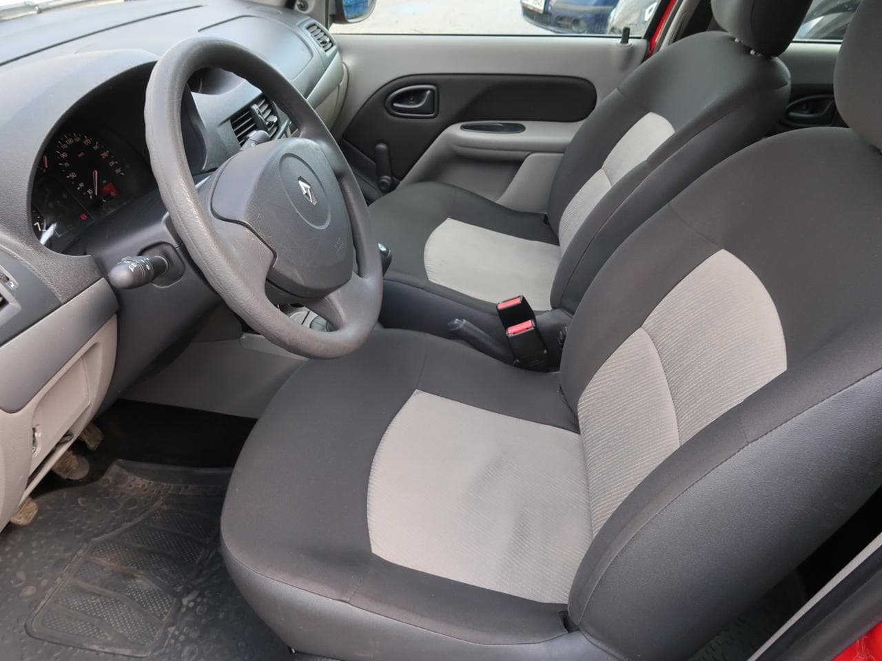 2012 Renault Thalia - 16