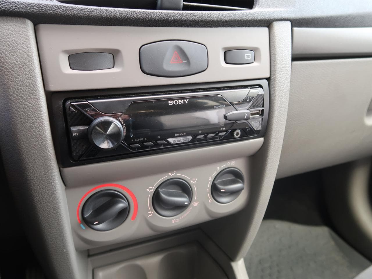 2012 Renault Thalia - 18