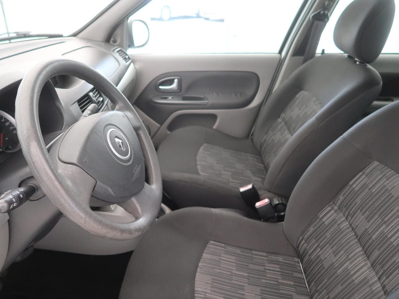 2012 Renault Thalia - 16