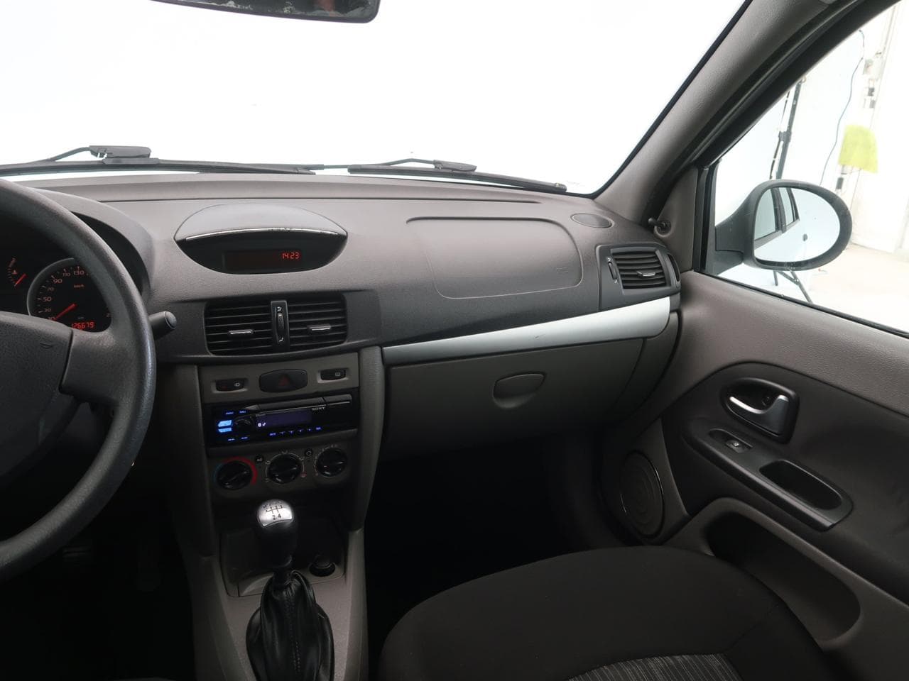 2012 Renault Thalia - 11