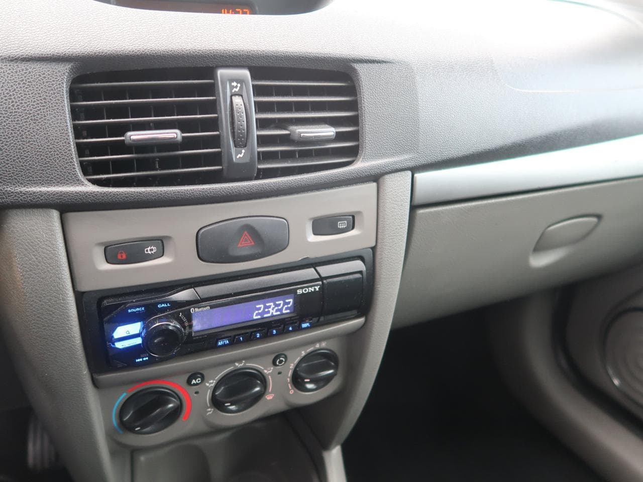 2012 Renault Thalia - 18