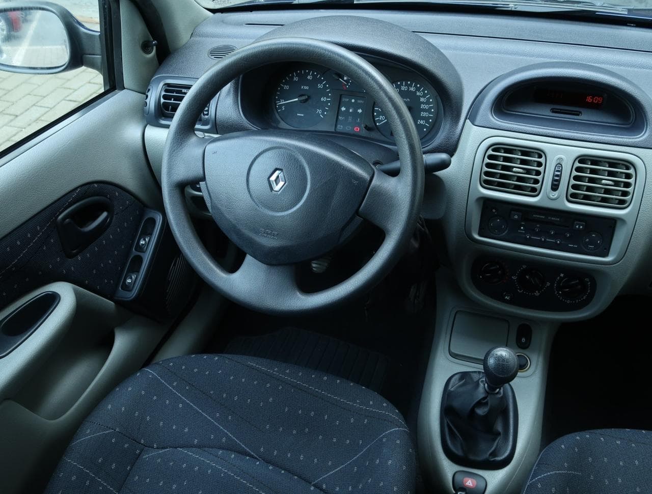 2002 Renault THALIA - 9