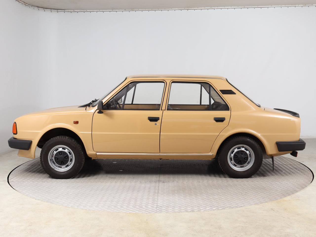 1986 Škoda 120 - 4